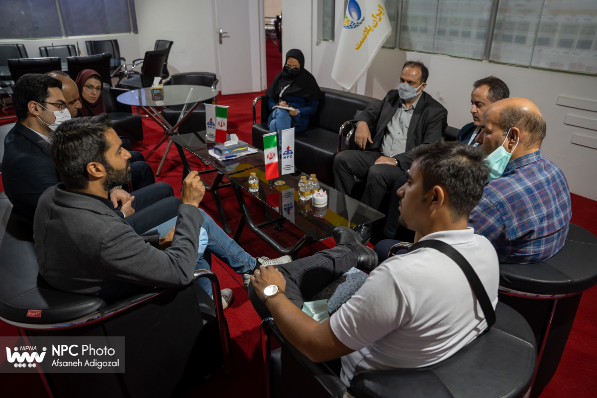 نشست مدیریت توسعه صنایع پایین دستی پتروشیمی در خصوص بررسی نیازمندی های صنعت خودرو  9