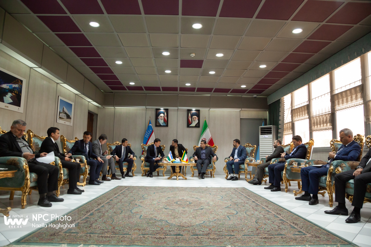 معرفی دست آورد هاس صنعت پتروشیمی به هئیت انرژی ازبکستان در حاشیه شانزدهمین نمایشگاه بین المللی ایران پلاست 11