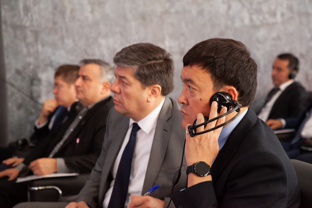 معرفی دست آورد هاس صنعت پتروشیمی به هئیت انرژی ازبکستان در حاشیه شانزدهمین نمایشگاه بین المللی ایران پلاست 8