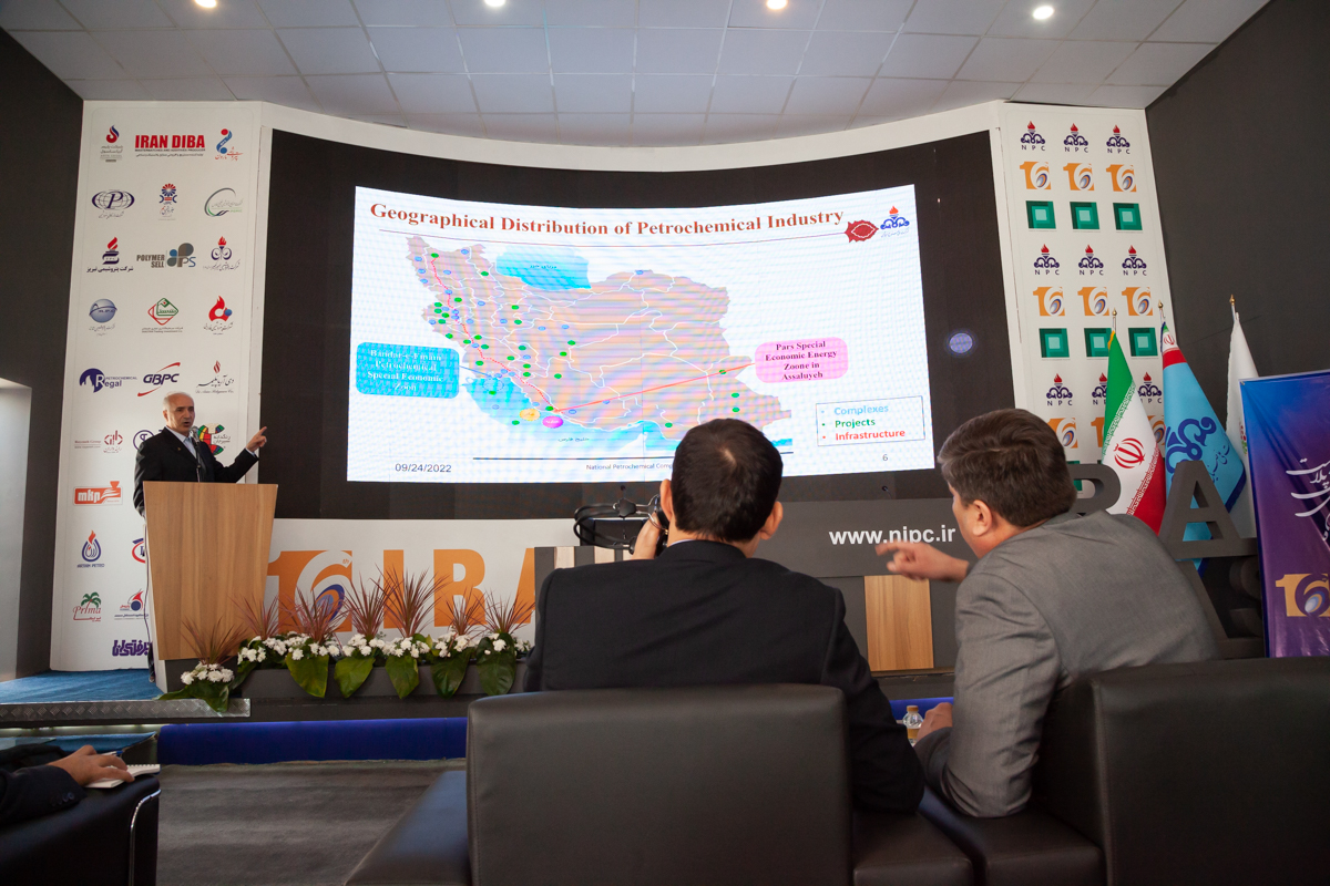 معرفی دست آورد هاس صنعت پتروشیمی به هئیت انرژی ازبکستان در حاشیه شانزدهمین نمایشگاه بین المللی ایران پلاست 10