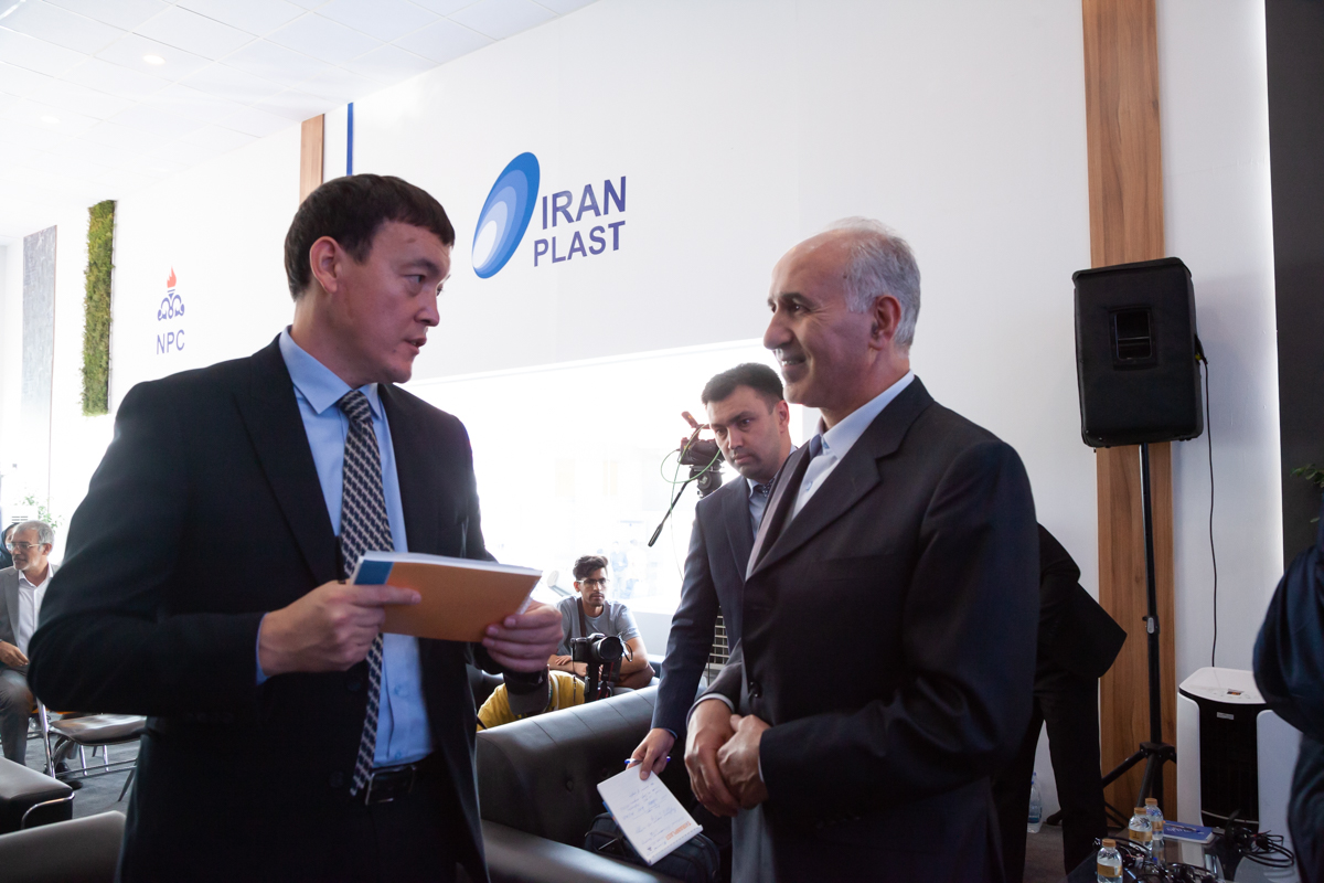 معرفی دست آورد هاس صنعت پتروشیمی به هئیت انرژی ازبکستان در حاشیه شانزدهمین نمایشگاه بین المللی ایران پلاست 17