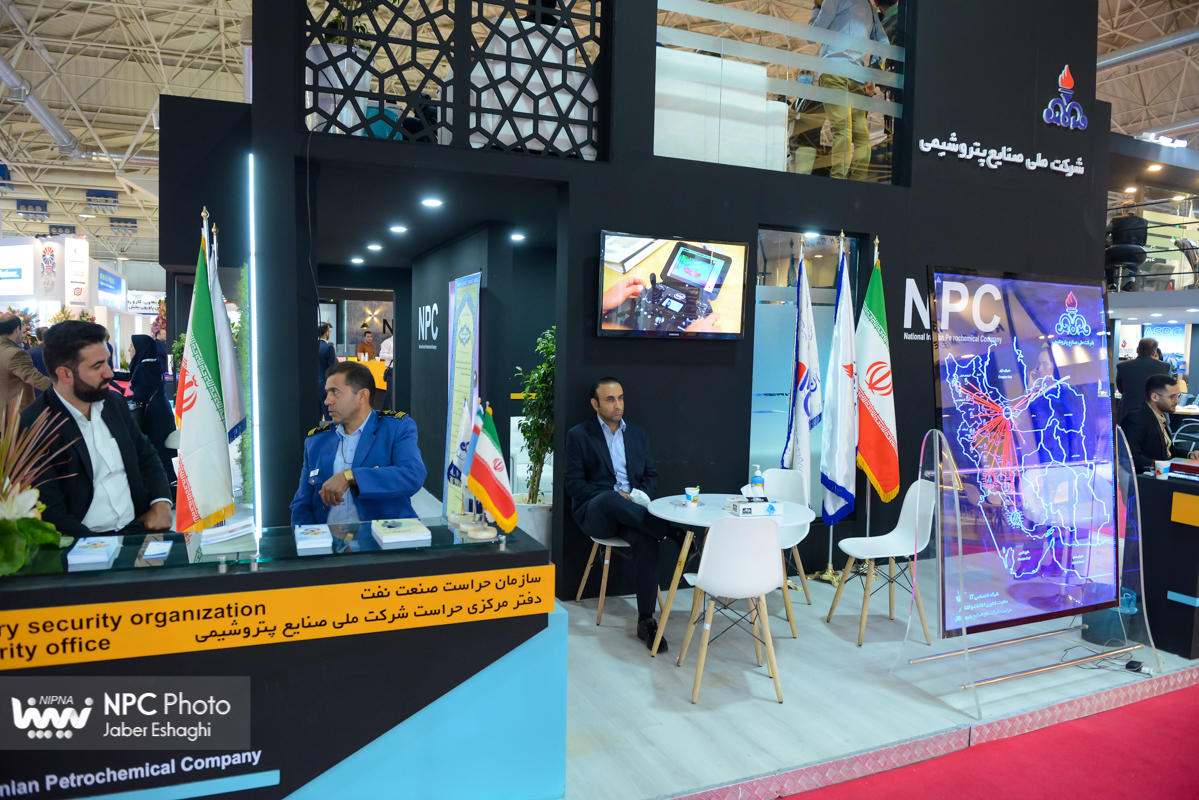 غرفه شرکت ملی صنایع پتروشیمی در روز پایانی از شانزدهمین نمایشگاه بین المللی ایران پلاست  5