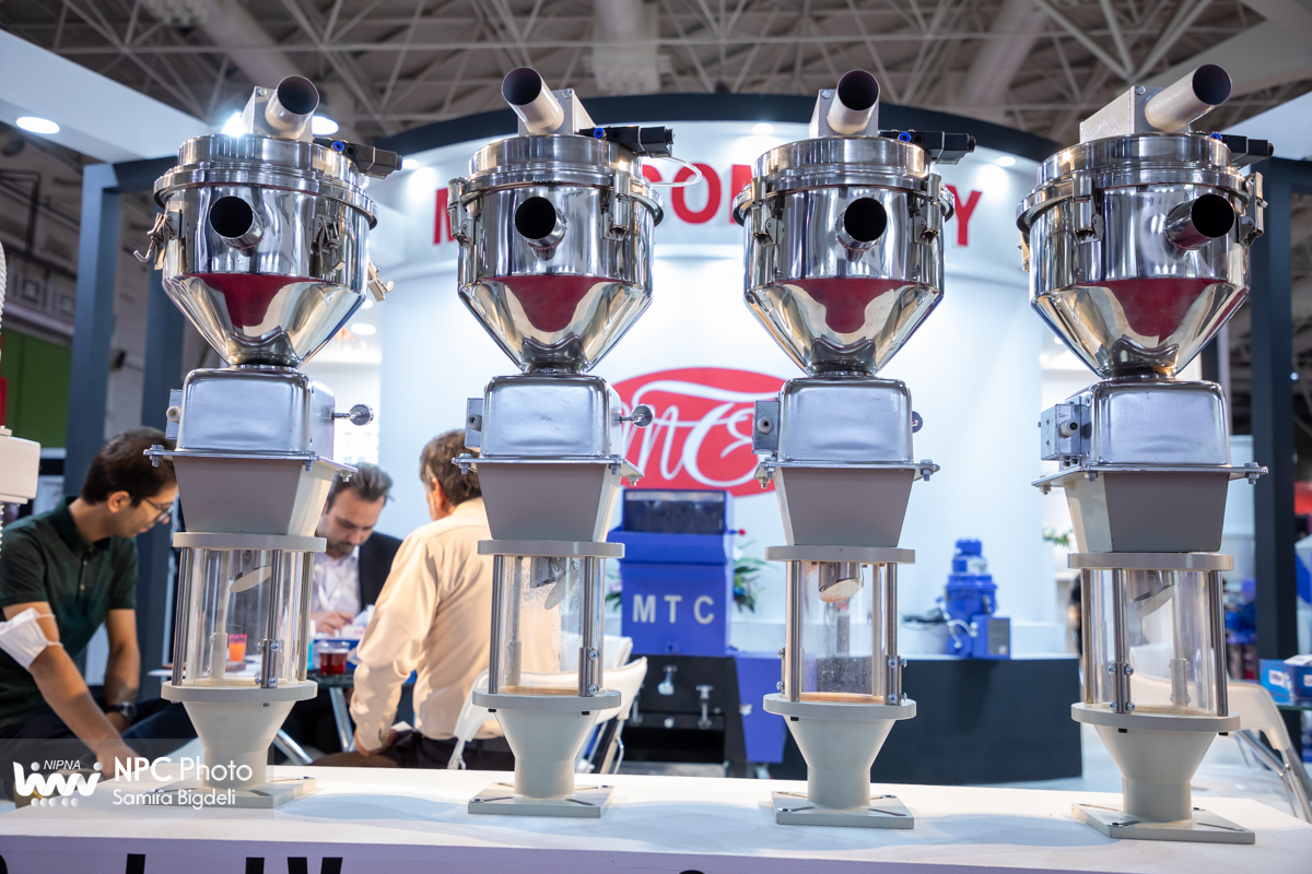 سالن 35 در چهارمین روز از شانزدهمین نمایشگاه بین المللی ایران پلاست 3