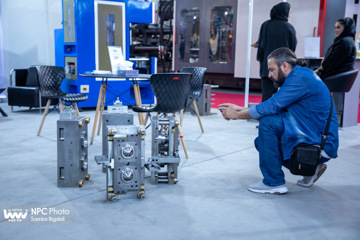 سالن 35 در چهارمین روز از شانزدهمین نمایشگاه بین المللی ایران پلاست 8