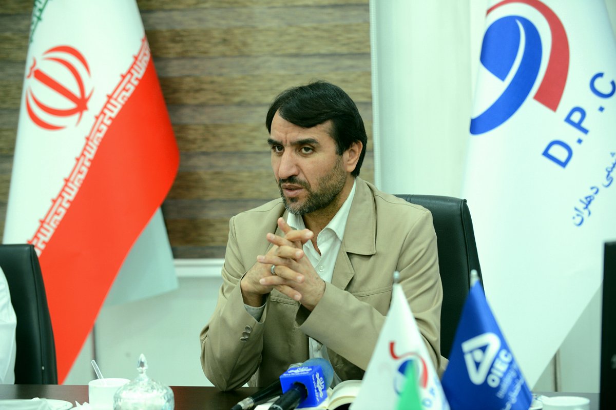 بازدید مهندس شاهمیرزایی معاون وزیر نفت و مدیر عامل شرکت ملی صنایع پتروشیمی از طرح‌های توسعه‌ای پتروشیمی در استان ایلام  3