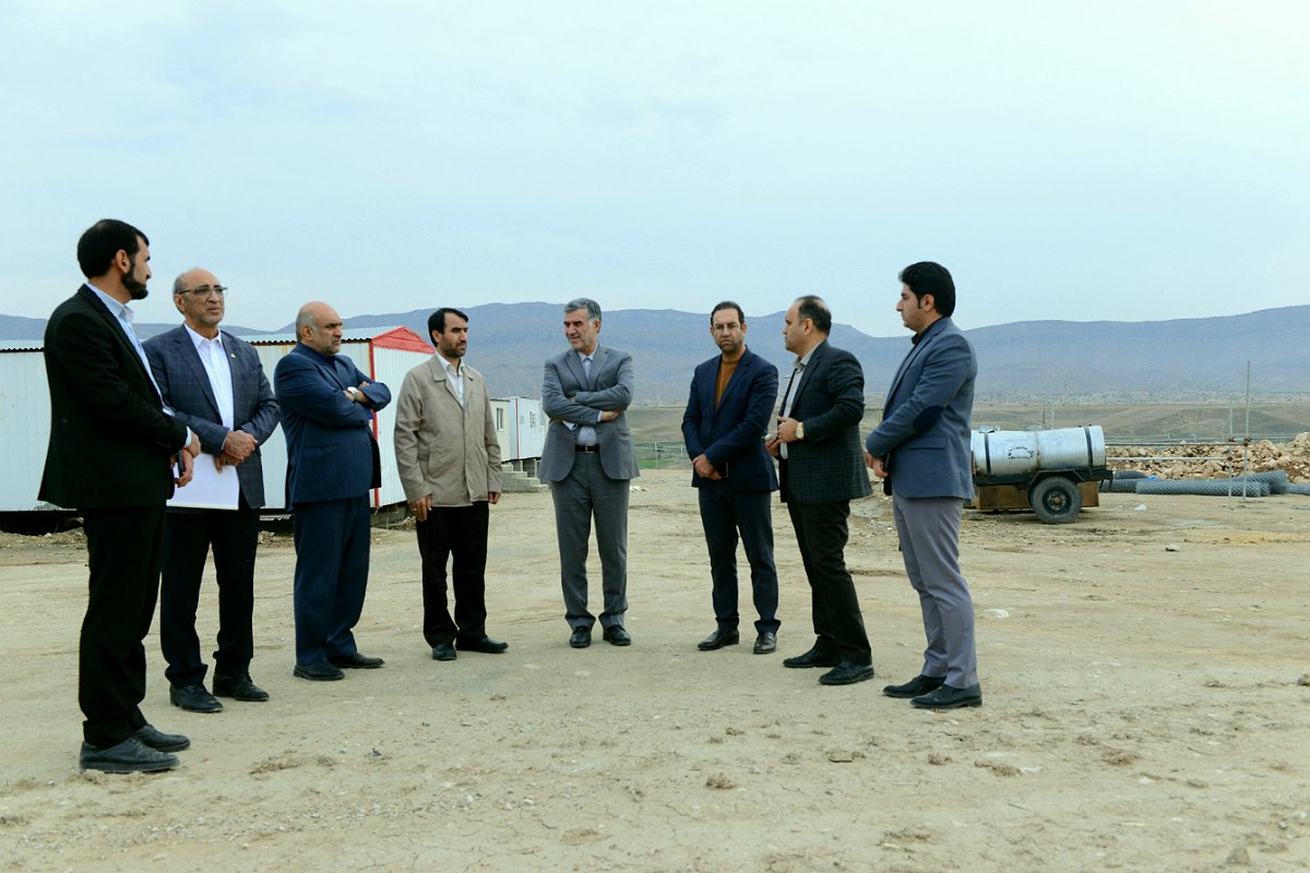 بازدید مهندس شاهمیرزایی معاون وزیر نفت و مدیر عامل شرکت ملی صنایع پتروشیمی از طرح‌های توسعه‌ای پتروشیمی در استان ایلام  5