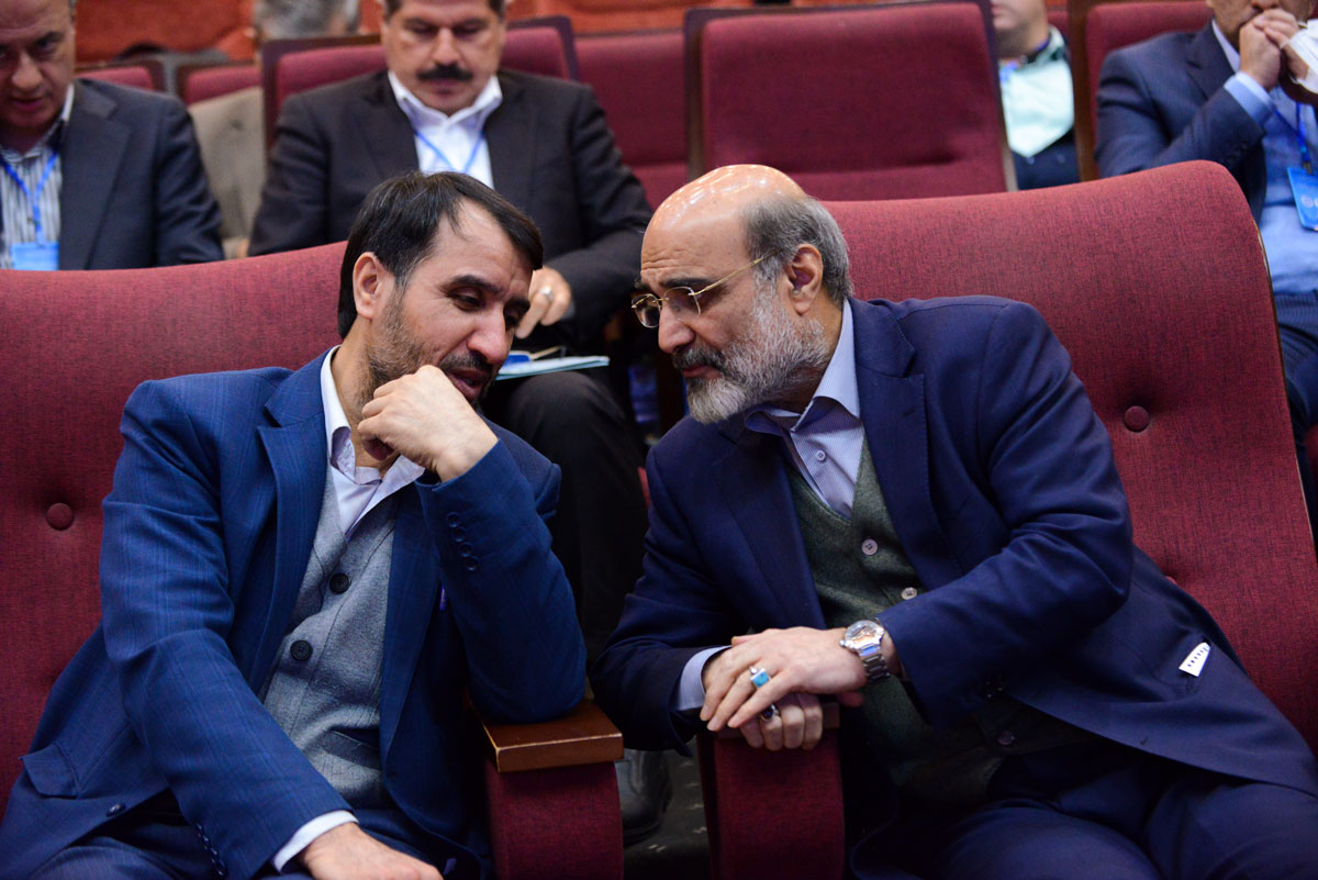 همایش ارتقاء فروش اعتباری محصولات شرکت های پتروشیمی با حضور معاون وزیر نفت و مدیر عامل شرکت ملی صنایع پتروشیمی برگزار شد 6