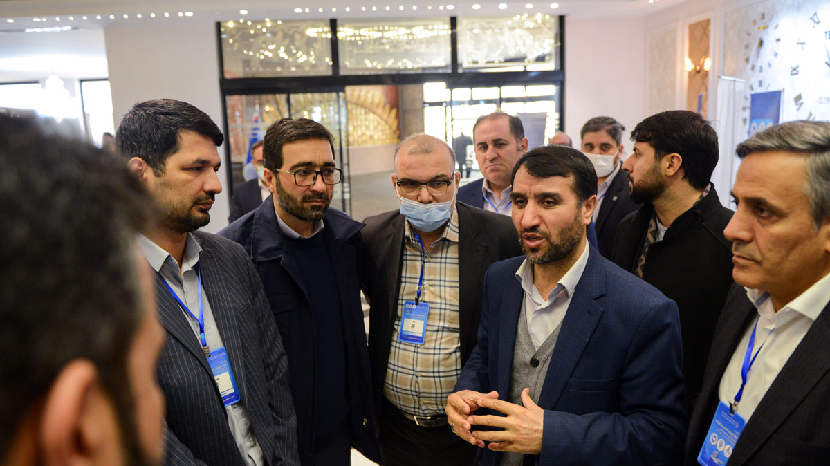 همایش ارتقاء فروش اعتباری محصولات شرکت های پتروشیمی با حضور معاون وزیر نفت و مدیر عامل شرکت ملی صنایع پتروشیمی برگزار شد 13