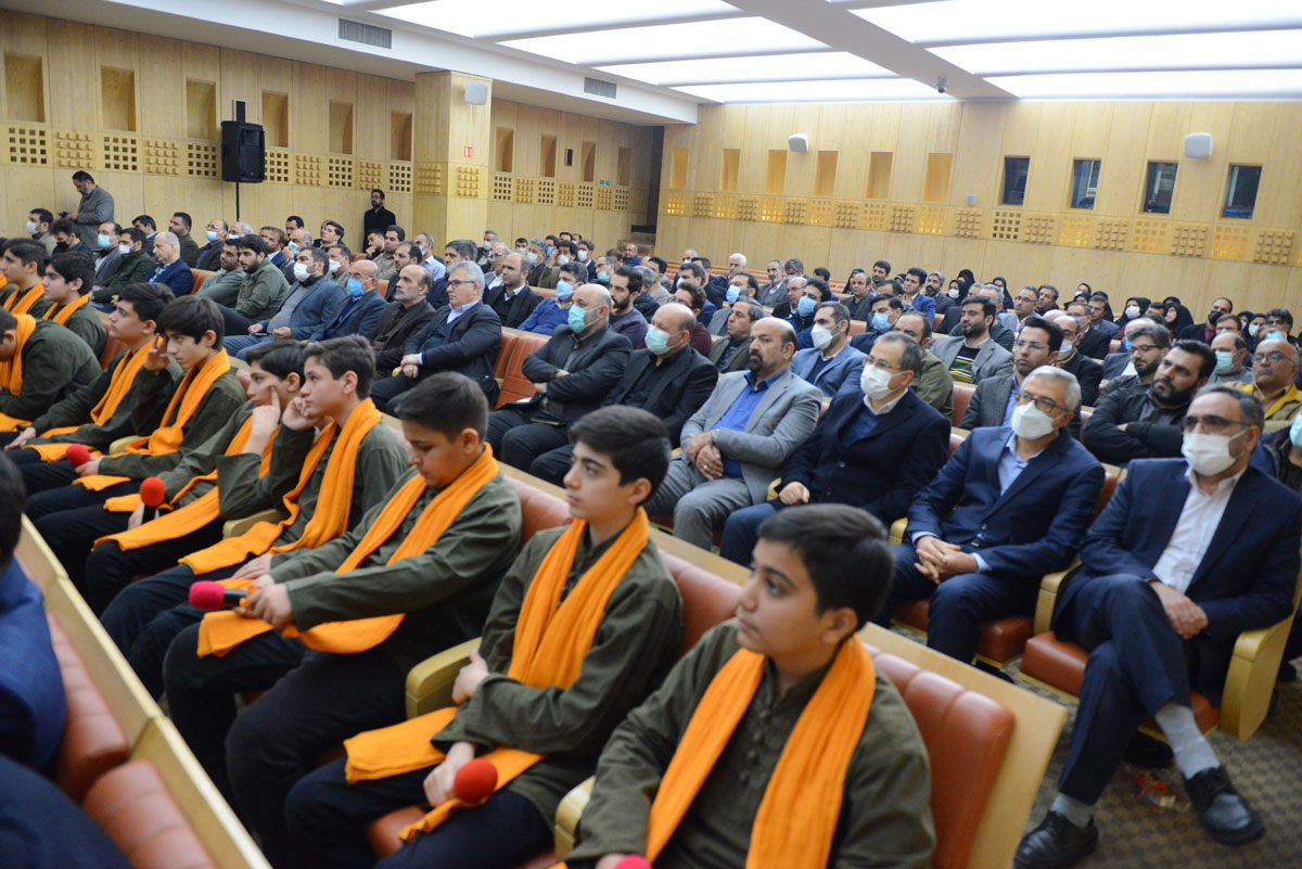 مراسم سومین سالگرد شهادت سردار مقاومت سپهبد شهید حاج قاسم سلیمانی در شرکت ملی صنایع پتروشیمی برگزار شد.  5