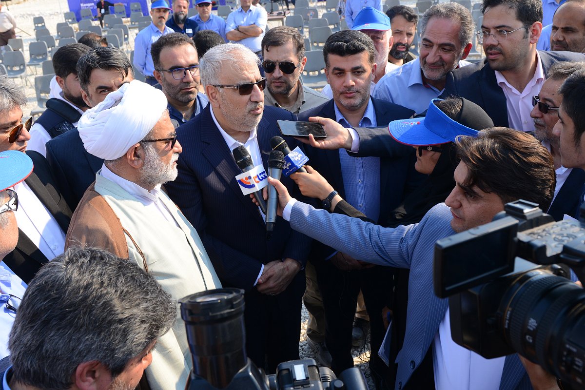 عملیات اجرایی طرح PDH/PP پلیمر کنگان  با حضور وزیر نفت و معاون وزیر نفت در امور پتروشیمی آغاز شد. 5