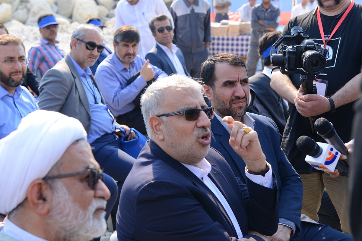 عملیات اجرایی طرح PDH/PP پلیمر کنگان  با حضور وزیر نفت و معاون وزیر نفت در امور پتروشیمی آغاز شد. 8