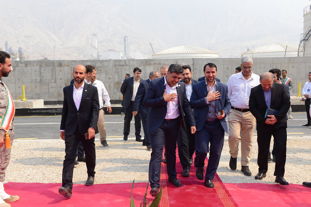 آیین افتتاح مخازن نه‌گانه فاز دوم مخازن سبز پتروشیمی عسلویه با حضور معاون وزیر نفت و مدیر عامل شرکت ملی صنایع پتروشیمی 8