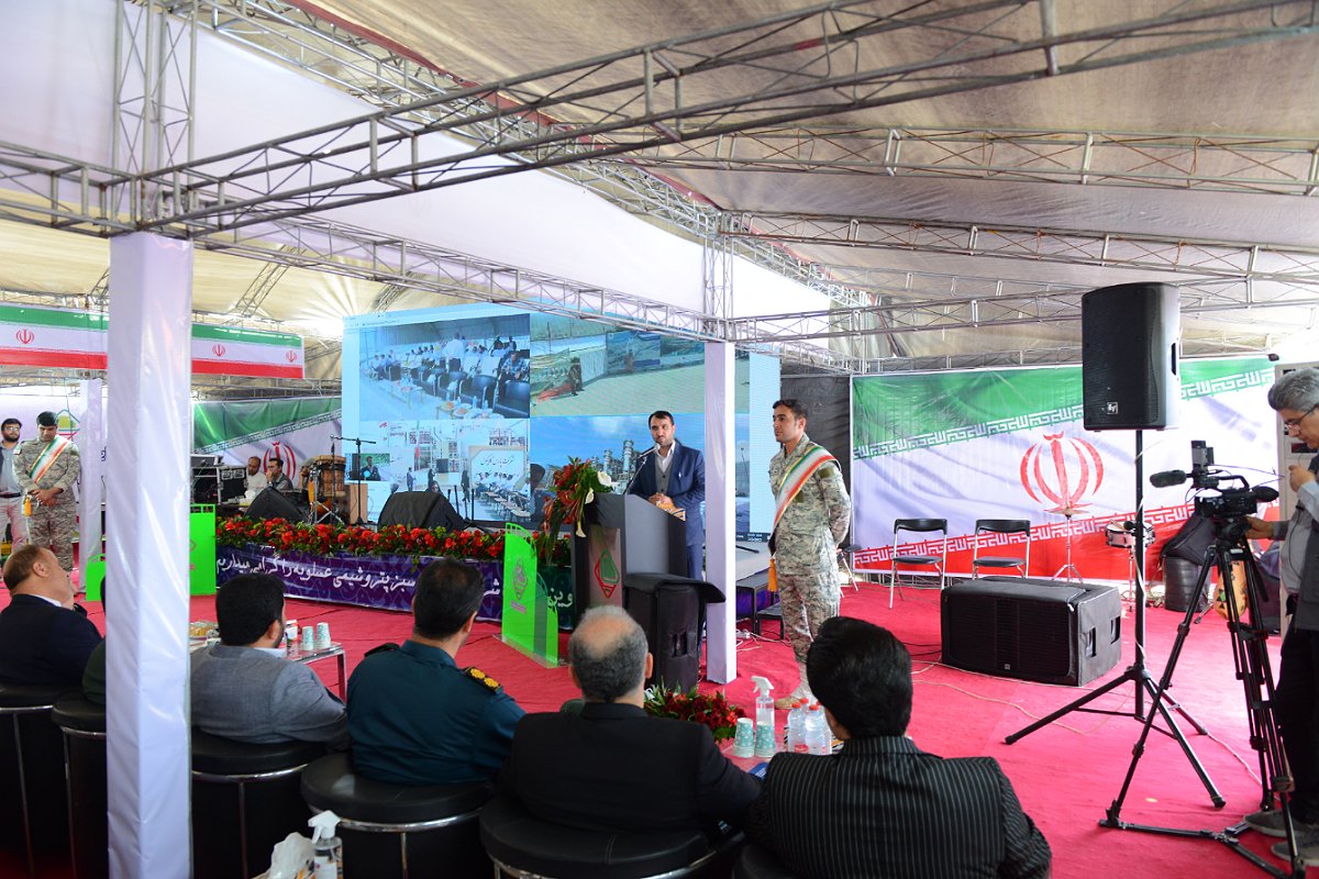 آیین افتتاح مخازن نه‌گانه فاز دوم مخازن سبز پتروشیمی عسلویه با حضور معاون وزیر نفت و مدیر عامل شرکت ملی صنایع پتروشیمی 9