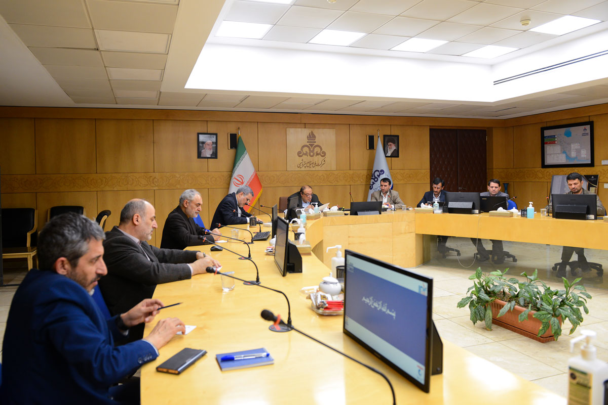 نشست هم اندیشی معان وزیر نفت و مدیر عامل شرکت ملی صنایع پتروشیمی با معاون دیپلماسی اقتصادی وزارت امور خارجه 2