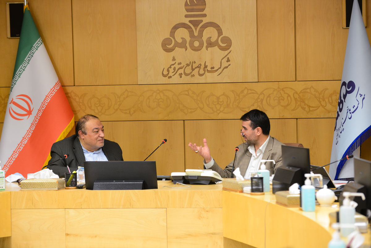 نشست هم اندیشی معاون وزیر نفت و مدیر عامل شرکت ملی صنایع پتروشیمی با معاون دیپلماسی اقتصادی وزارت امور خارجه 6