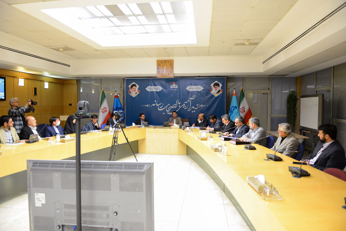 مراسم دیدار صمیمانه معاون وزیر نفت و مدیر عامل شرکت ملی صنایع پتروشیمی با اصحاب رسانه 4