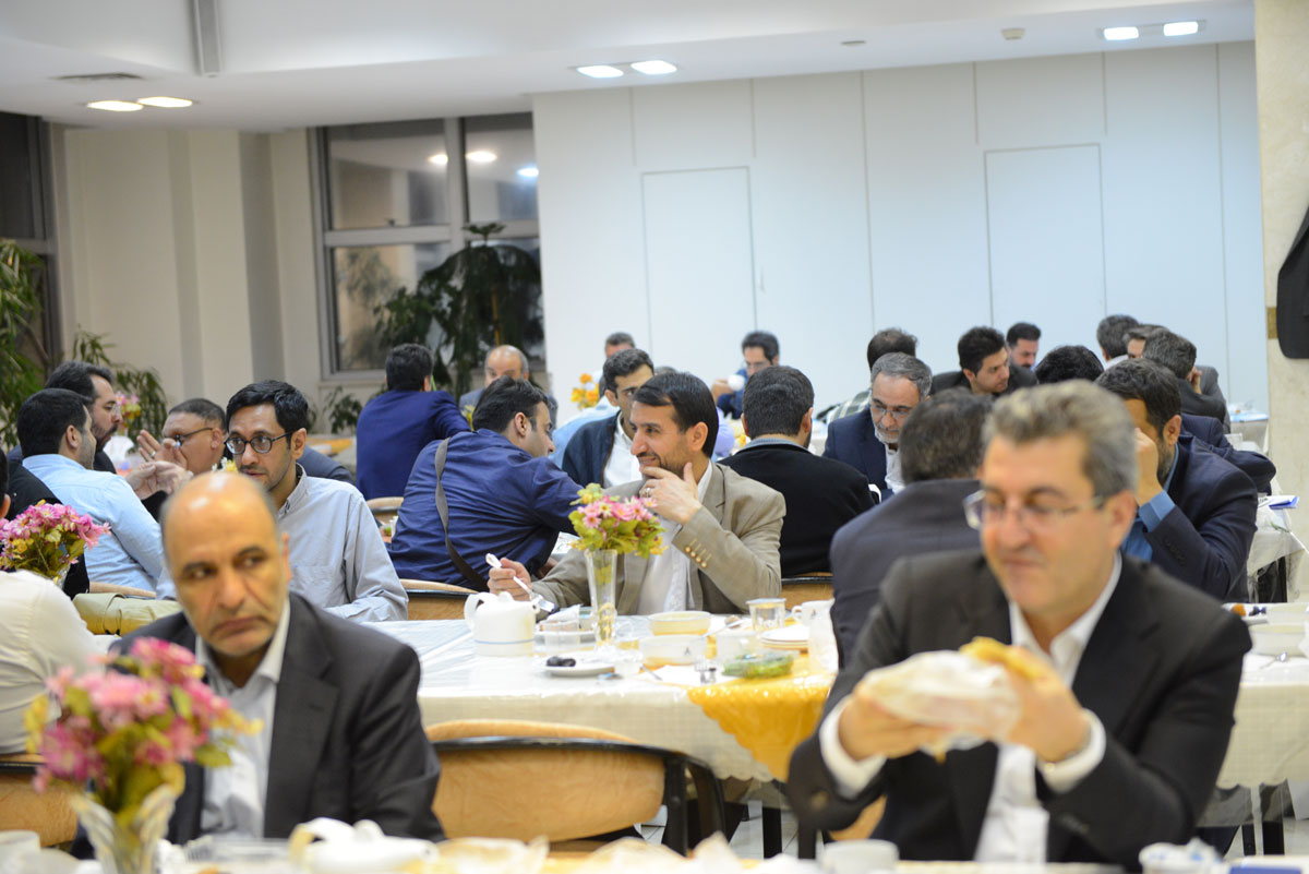 مراسم دیدار صمیمانه معاون وزیر نفت و مدیر عامل شرکت ملی صنایع پتروشیمی با اصحاب رسانه 11