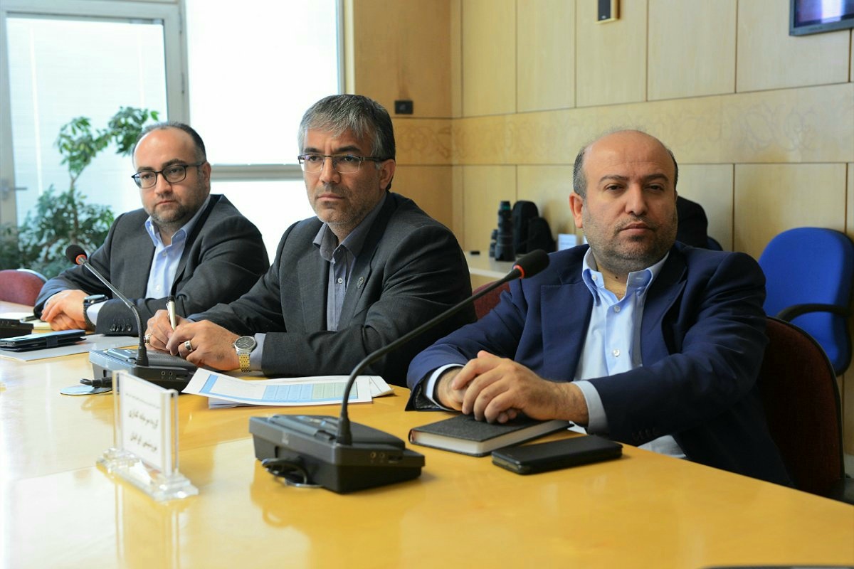 جلسه بررسی پیشرفت و چالش های طرح های مستقر در مناطق مختلف کشور با حضور معاون وزیر نفت و مدیر عامل شرکت ملی صنایع پتروشیمی برگزار شد