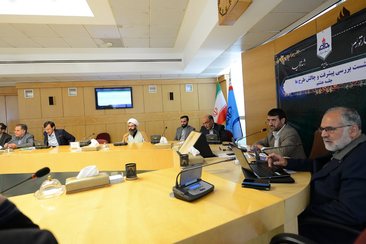 جلسه بررسی پیشرفت و چالش های طرح های مستقر در مناطق مختلف کشور با حضور معاون وزیر نفت و مدیر عامل شرکت ملی صنایع پتروشیمی برگزار شد