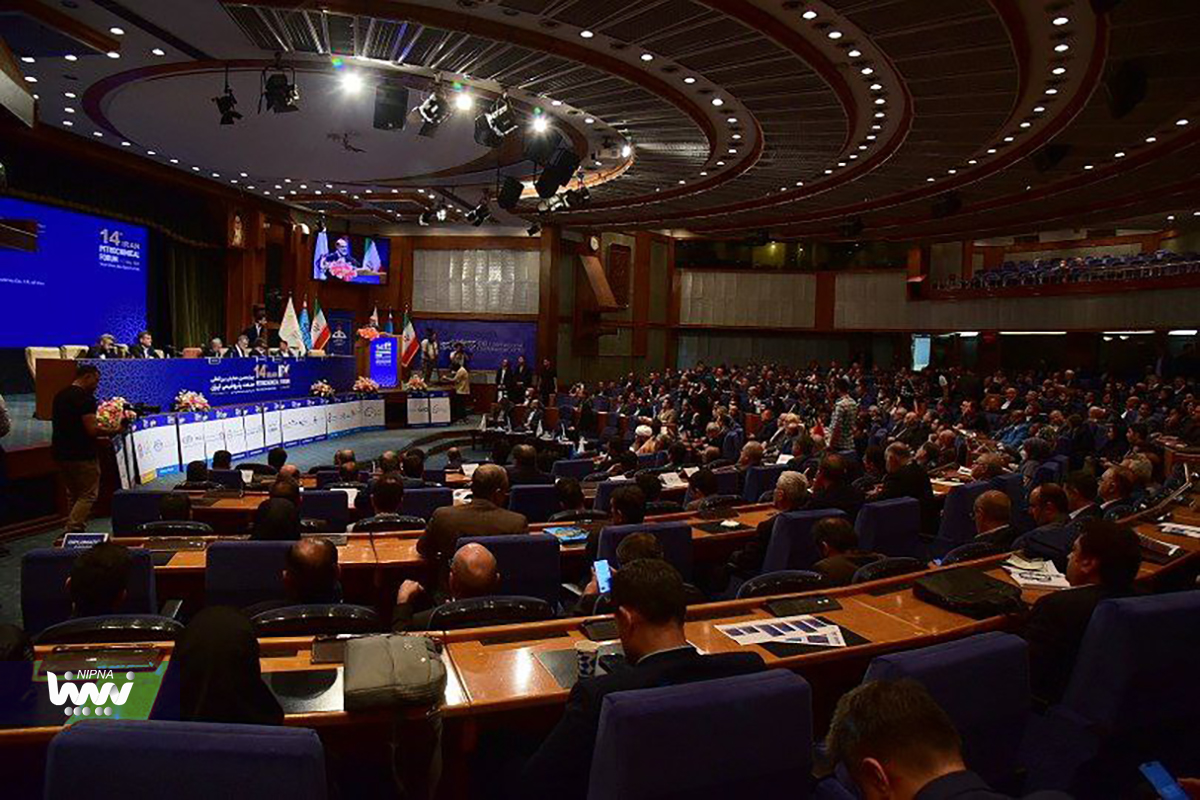 پنل تخصصی بررسی برنامه های توسعه صنعت پتروشیمی ایران در چهاردهمین همایش بین المللی IPF 12