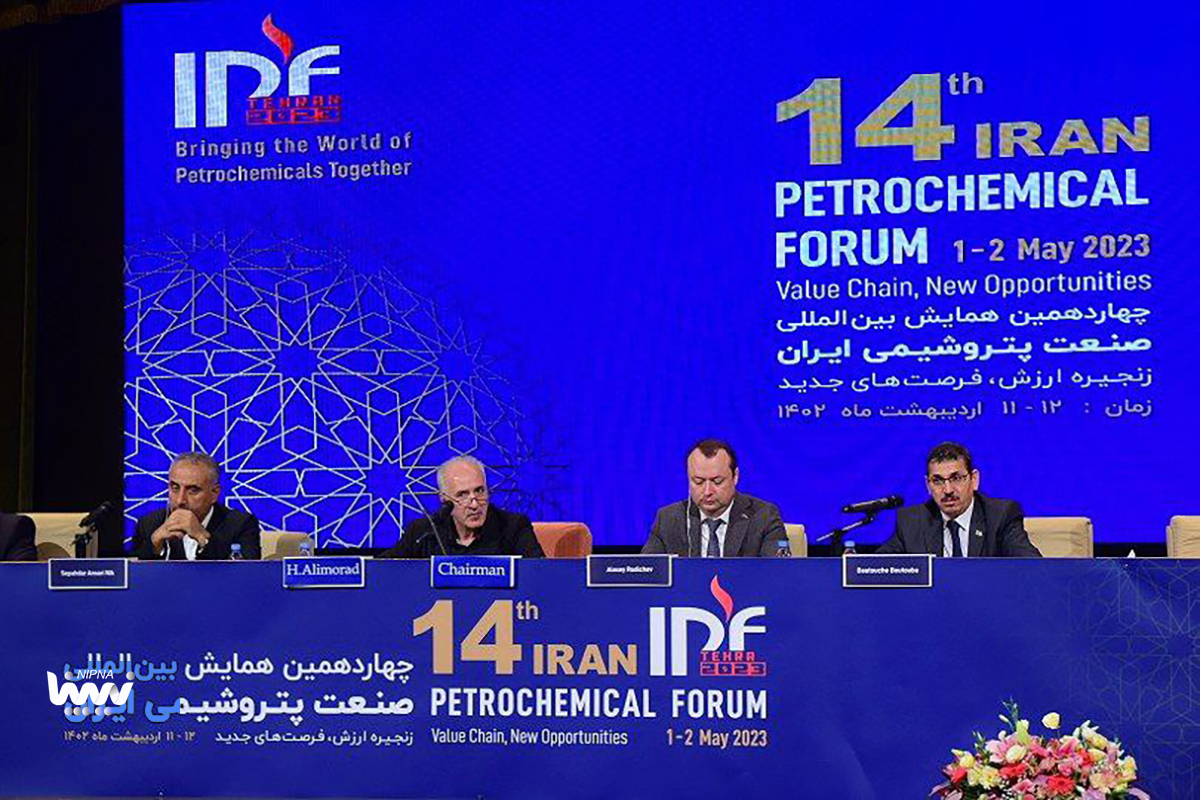 گزارش تصویری پنل ها و کارگاه ها در روز نخست چهاردهمین همایش بین المللی صنعت پتروشیمی (IPF) 9