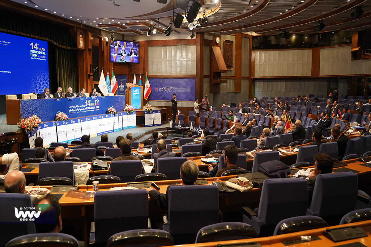 گزارش تصویری پنل ها و کارگاه ها در روز دوم و پایان چهاردهمین همایش بین المللی صنعت پتروشیمی (IPF) 15