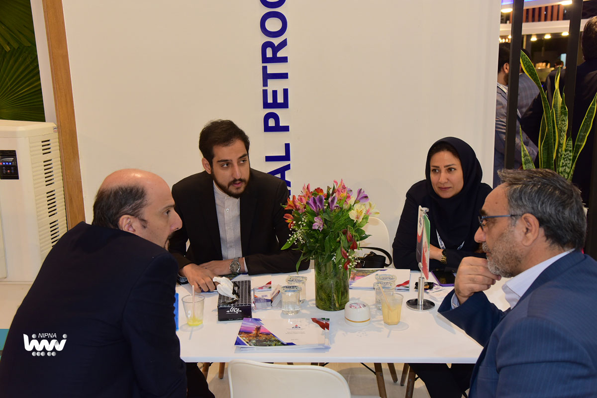 شرکت ملی صنایع پتروشیمی در روز نخست بیست و هفتمین نمایشگاه بین المللی صنعت نفت 25