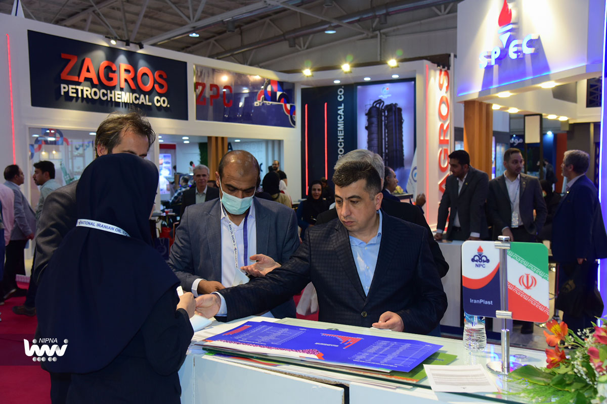 شرکت ملی صنایع پتروشیمی در روز نخست بیست و هفتمین نمایشگاه بین المللی صنعت نفت 30
