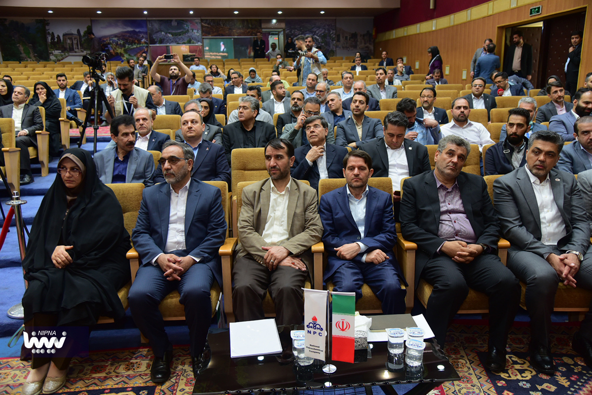 کنفرانس خبری مهندس شاهمیرزایی معاون وزیر نفت و مدیرعامل شرکت ملی صنایع پتروشیمی همراه با انعقاد 9 قرارداد، امضای 9 تفاهمنامه و رونمایی 1 محصول در نمایشگاه صنعت نفت 27 1