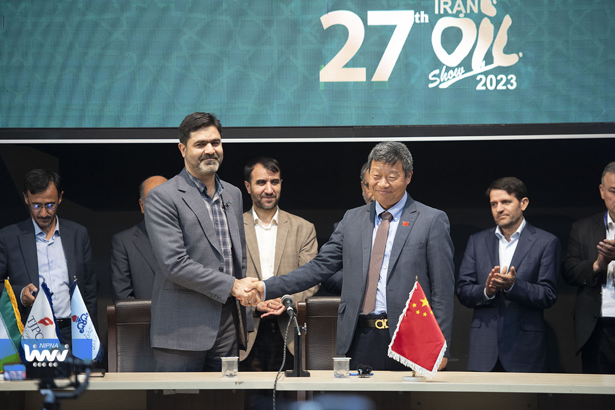 کنفرانس خبری مهندس شاهمیرزایی معاون وزیر نفت و مدیرعامل شرکت ملی صنایع پتروشیمی همراه با انعقاد 9 قرارداد، امضای 9 تفاهمنامه و رونمایی 1 محصول در نمایشگاه صنعت نفت 27 29