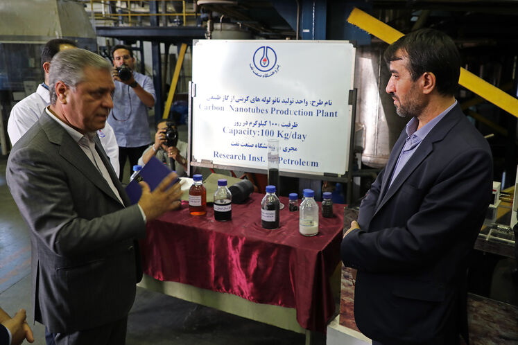 بازدید معاونان وزیر نفت در امور پتروشیمی و توسعه مدیریت و سرمایه انسانی از پژوهشگاه صنعت نفت 8