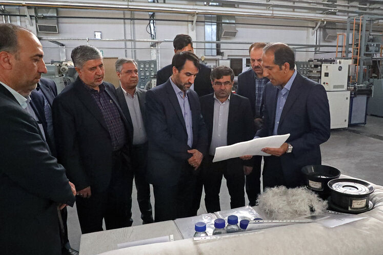 بازدید معاونان وزیر نفت در امور پتروشیمی و توسعه مدیریت و سرمایه انسانی از پژوهشگاه صنعت نفت 9