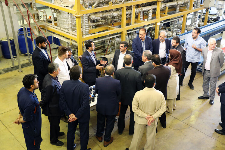 بازدید معاونان وزیر نفت در امور پتروشیمی و توسعه مدیریت و سرمایه انسانی از پژوهشگاه صنعت نفت 10