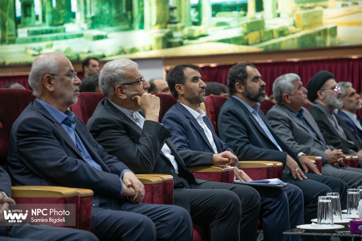 آیین رسمی گشایش هفدهمین نمایشگاه بین‌المللی ایران‌پلاست (2) 38