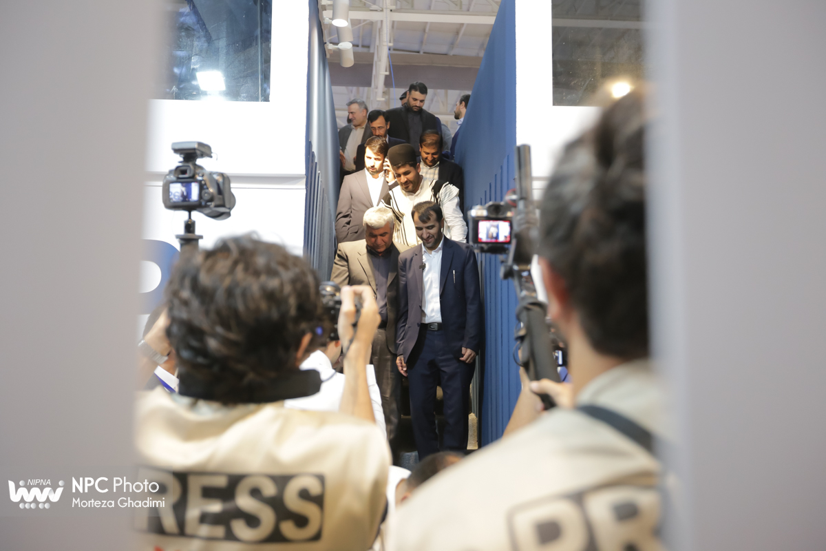 بازدید معاون وزیر نفت و مدیرعامل شرکت ملی صنایع پتروشیمی در اولین روز از هفدهمین نمایشگاه بین‌المللی ایران‌پلاست (2) 20