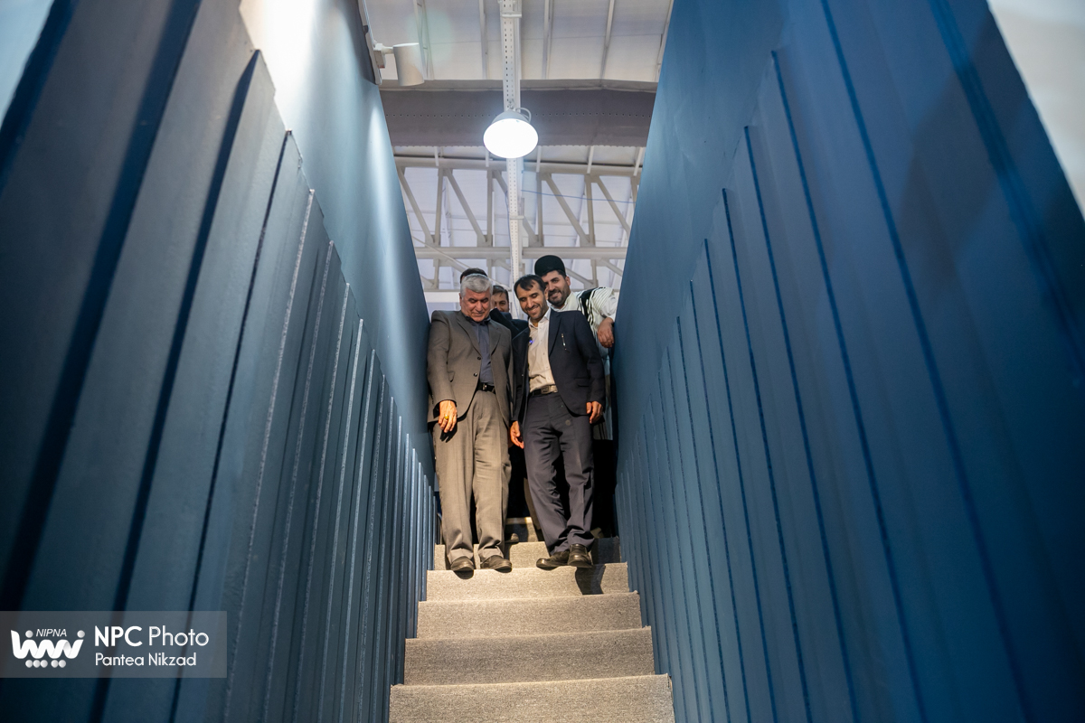 بازدید معاون وزیر نفت و مدیرعامل شرکت ملی صنایع پتروشیمی در اولین روز از هفدهمین نمایشگاه بین‌المللی ایران‌پلاست (1) 4