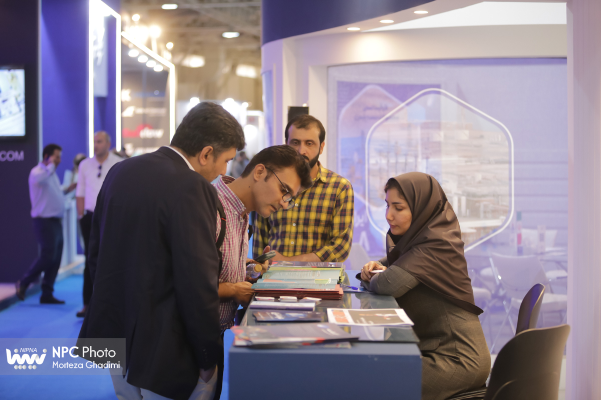 غرفه شرکت ملی صنایع پتروشیمی در اولین روز از هفدهمین نمایشگاه بین‌المللی ایران‌پلاست 12