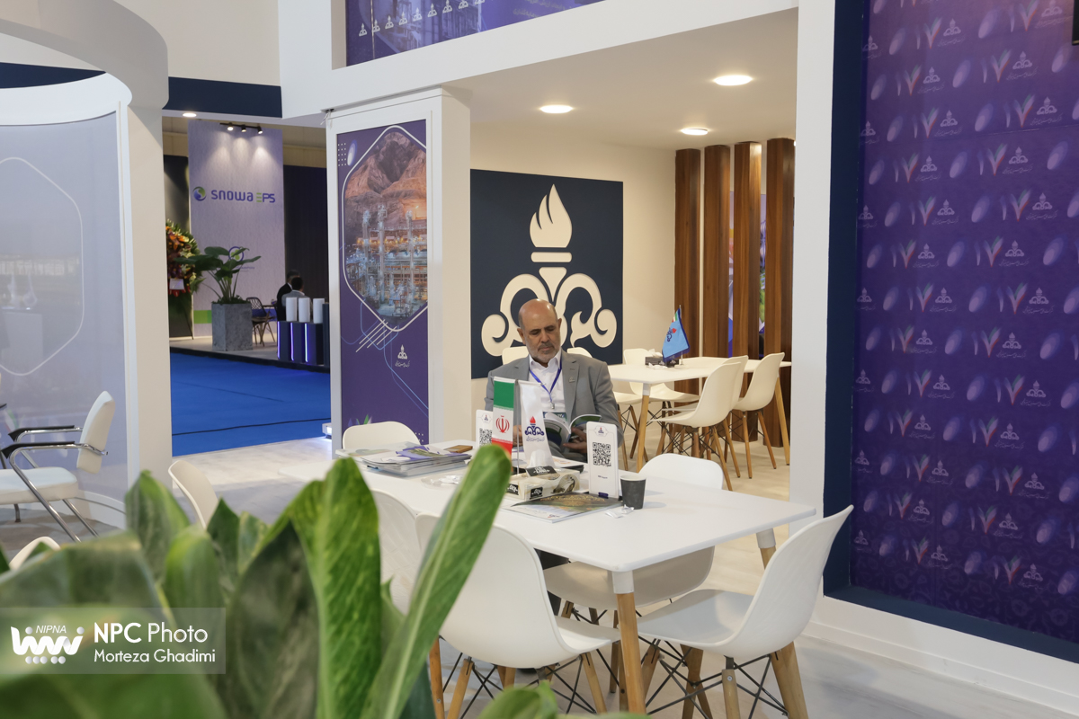 غرفه شرکت ملی صنایع پتروشیمی در اولین روز از هفدهمین نمایشگاه بین‌المللی ایران‌پلاست 13