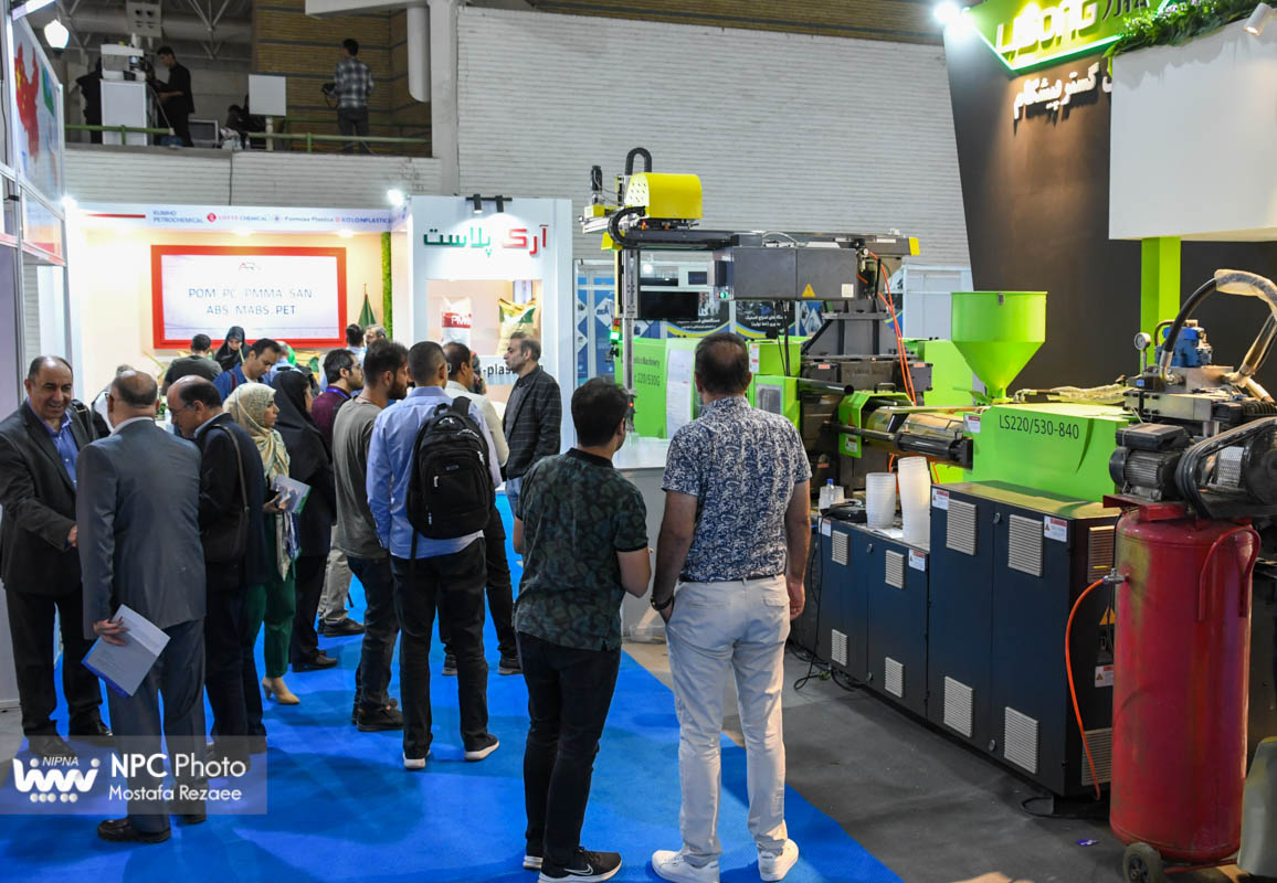 سالن 35 در اولین روز از هفدهمین نمایشگاه بین المللی ایران پلاست 7