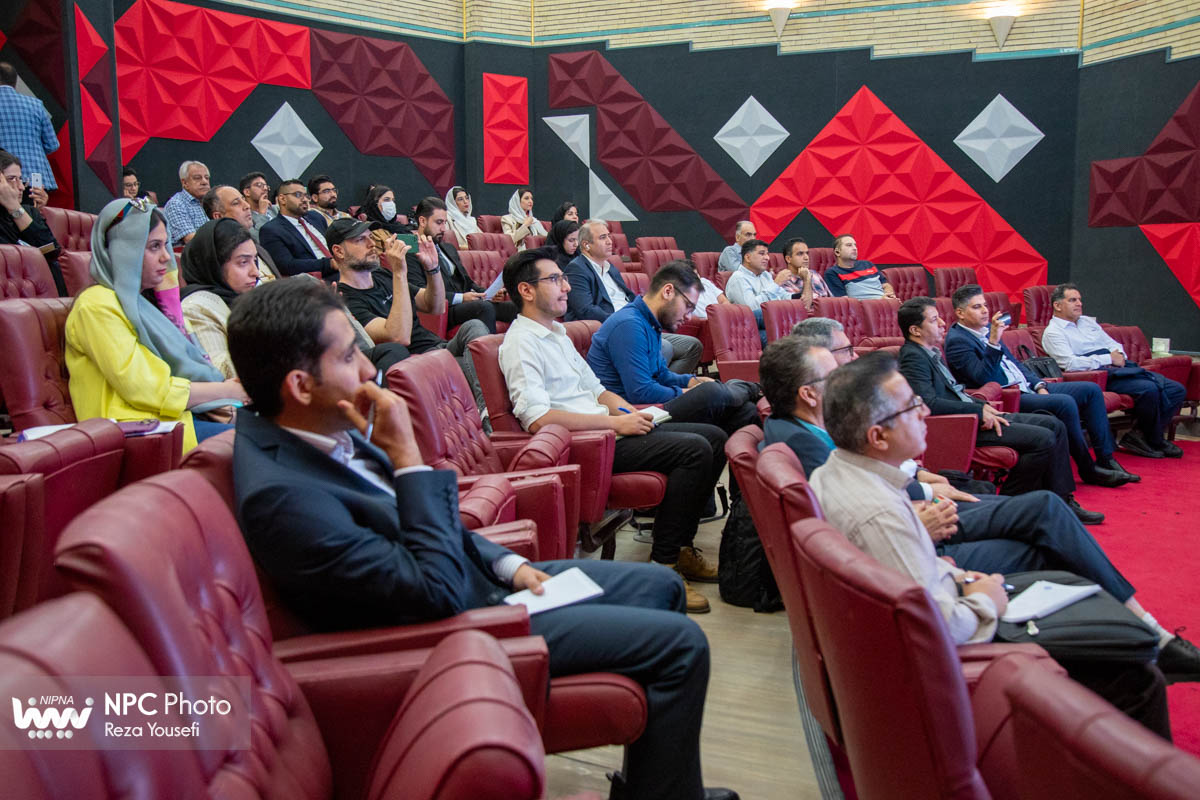 نشست تخصصی استانداردها و نوآوری های جدید در مواد اولیه و اتصالات پلی الفینی برگزار شد 31