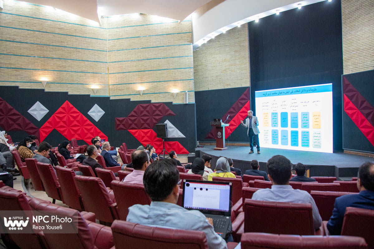 نشست تخصصی استانداردها و نوآوری های جدید در مواد اولیه و اتصالات پلی الفینی برگزار شد 35