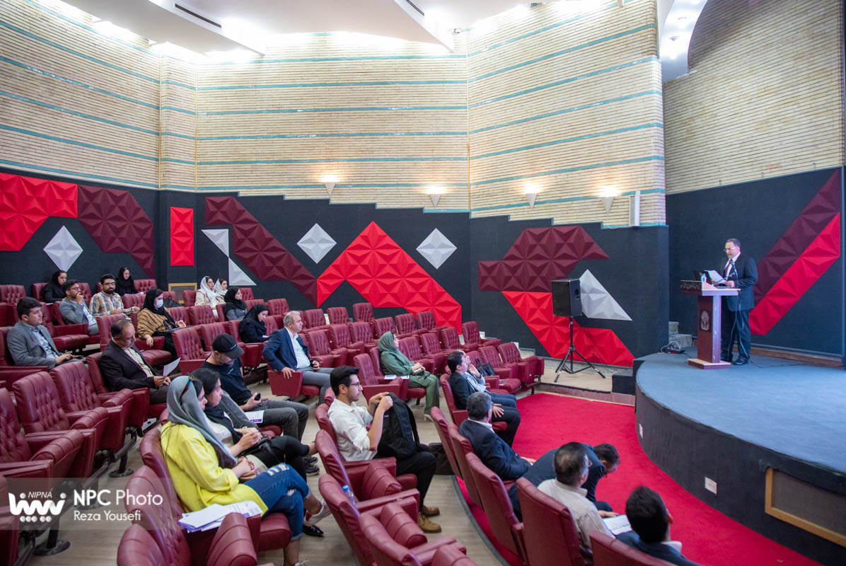 نشست تخصصی استانداردها و نوآوری های جدید در مواد اولیه و اتصالات پلی الفینی برگزار شد 38