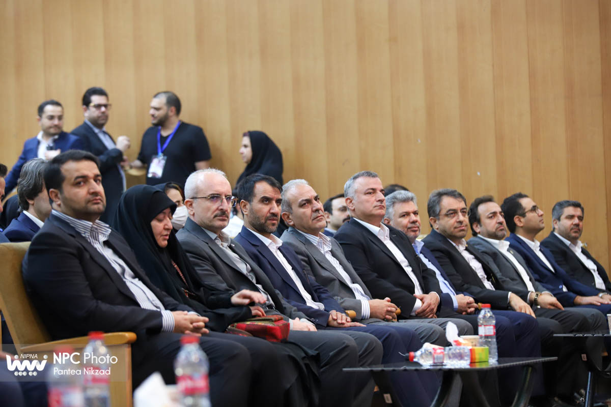 نشست خبری مدیرعامل شرکت ملی صنایع پتروشیمی در هفدهمین نمایشگاه ایران‌پلاست 14