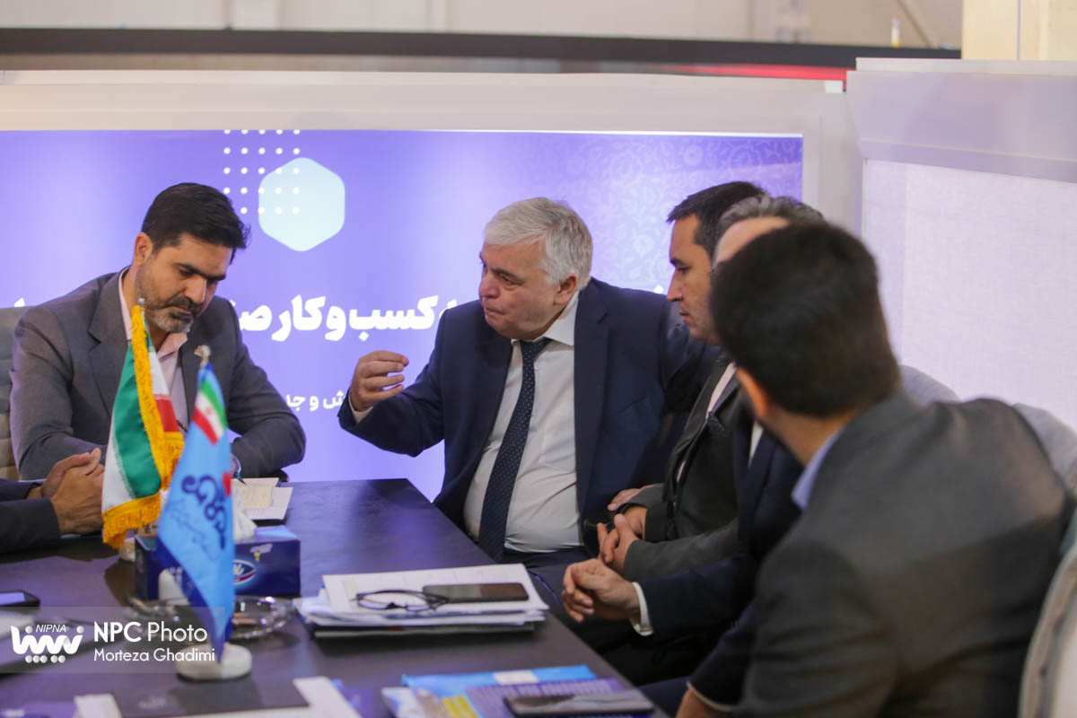 غرفه شرکت ملی صنایع پتروشیمی در دومین روز از هفدهمین نمایشگاه بین‌المللی ایران‌پلاست 27