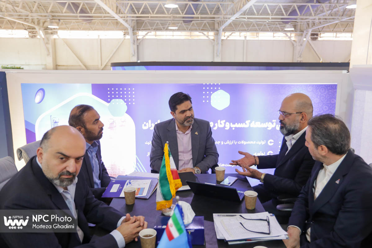 غرفه شرکت ملی صنایع پتروشیمی در دومین روز از هفدهمین نمایشگاه بین‌المللی ایران‌پلاست 29