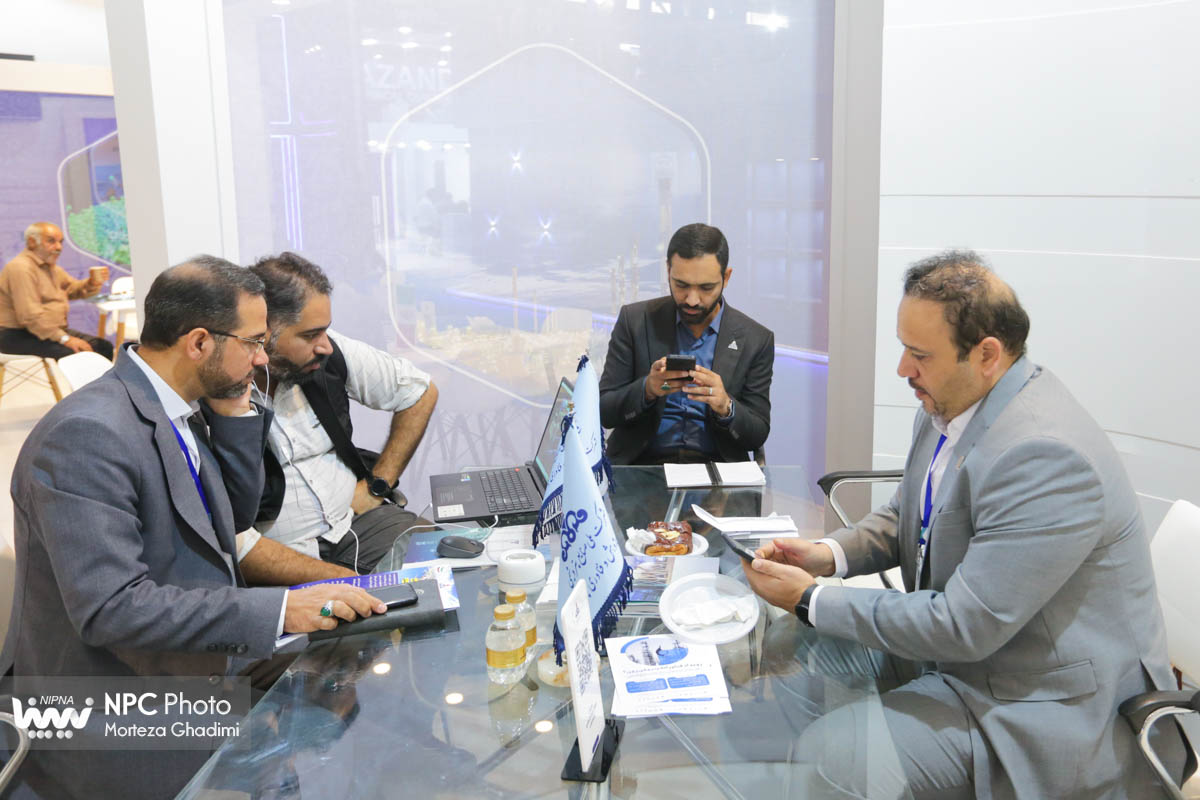 غرفه شرکت ملی صنایع پتروشیمی در دومین روز از هفدهمین نمایشگاه بین‌المللی ایران‌پلاست 33