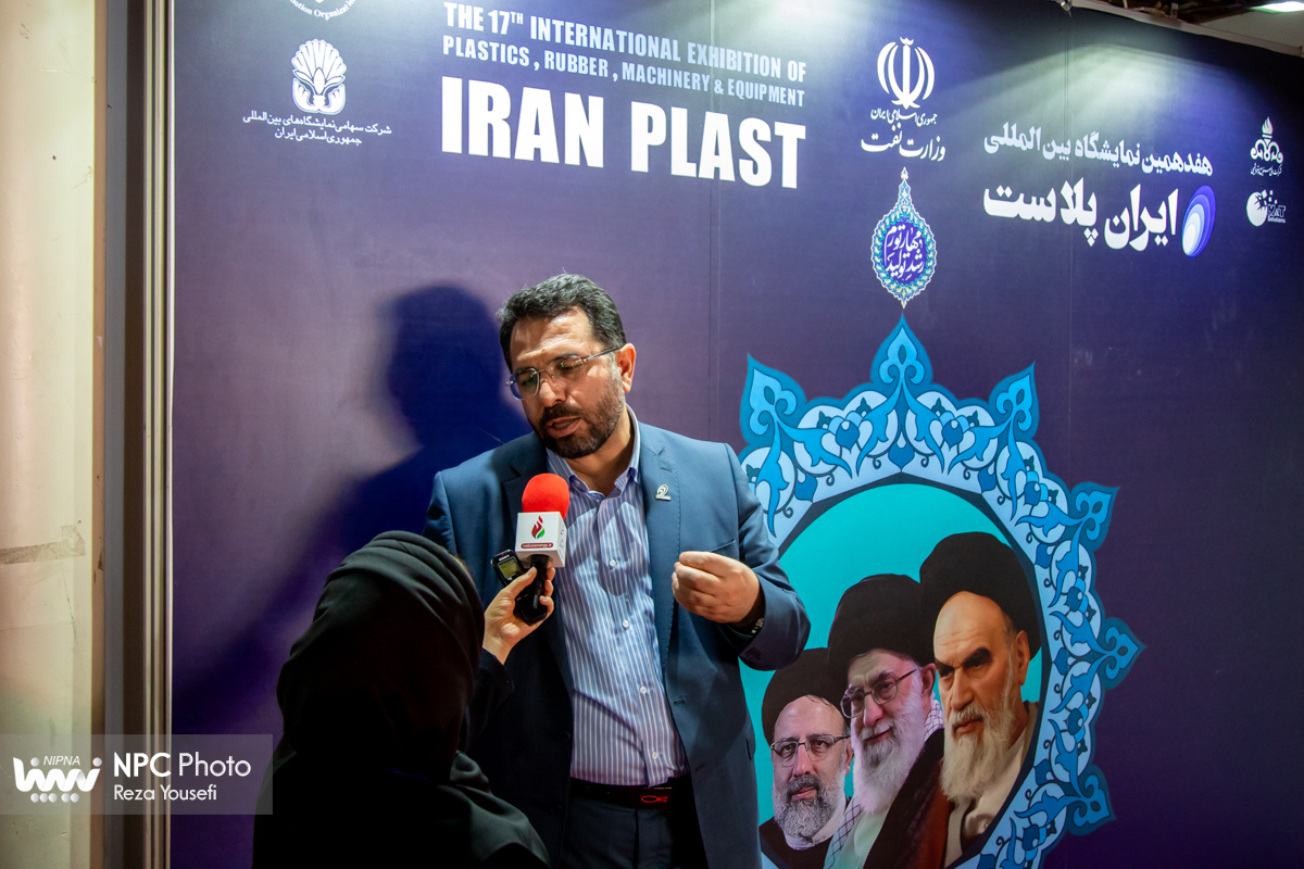 بازدید مدیر هفدهمین نمایشگاه بین‌المللی ایران پلاست از ستاد خبری 10