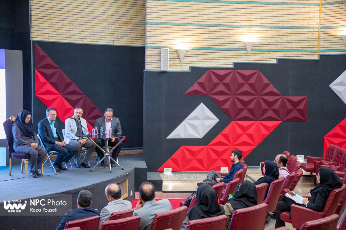 کارگاه آموزشی توسعه گریدهای جدید محصولات پتروشیمی در حاشیه دومین روز از هفدهمین نمایشگاه بین‌المللی ایران پلاست 2