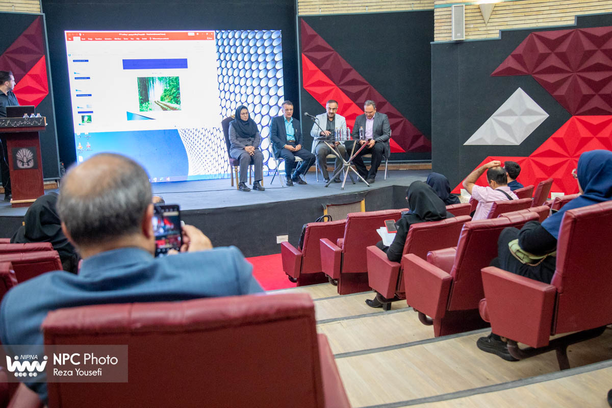 کارگاه آموزشی توسعه گریدهای جدید محصولات پتروشیمی در حاشیه دومین روز از هفدهمین نمایشگاه بین‌المللی ایران پلاست 3