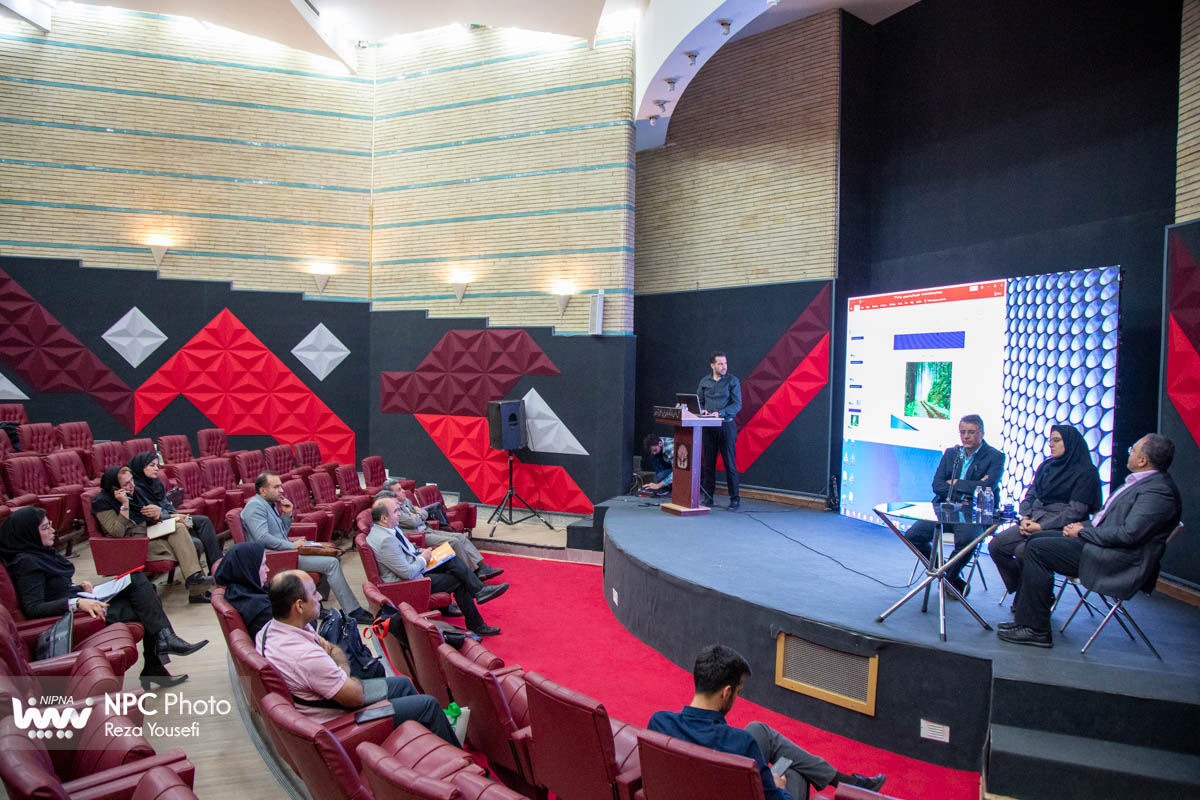 کارگاه آموزشی توسعه گریدهای جدید محصولات پتروشیمی در حاشیه دومین روز از هفدهمین نمایشگاه بین‌المللی ایران پلاست 5